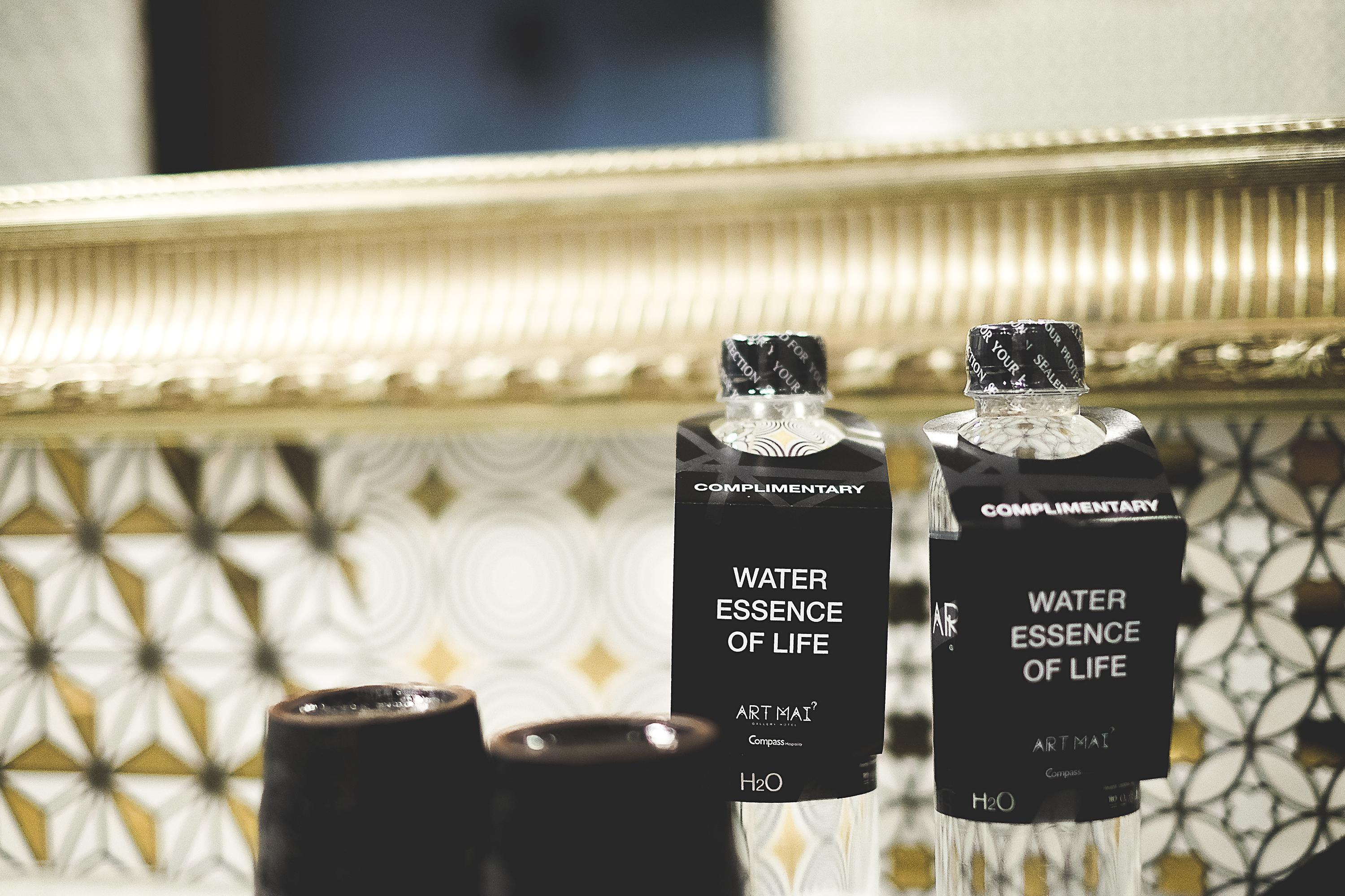 Art Mai Gallery Nimman Hotel Chiang Mai Exterior foto Bottles of water at the Ritz-Carlton