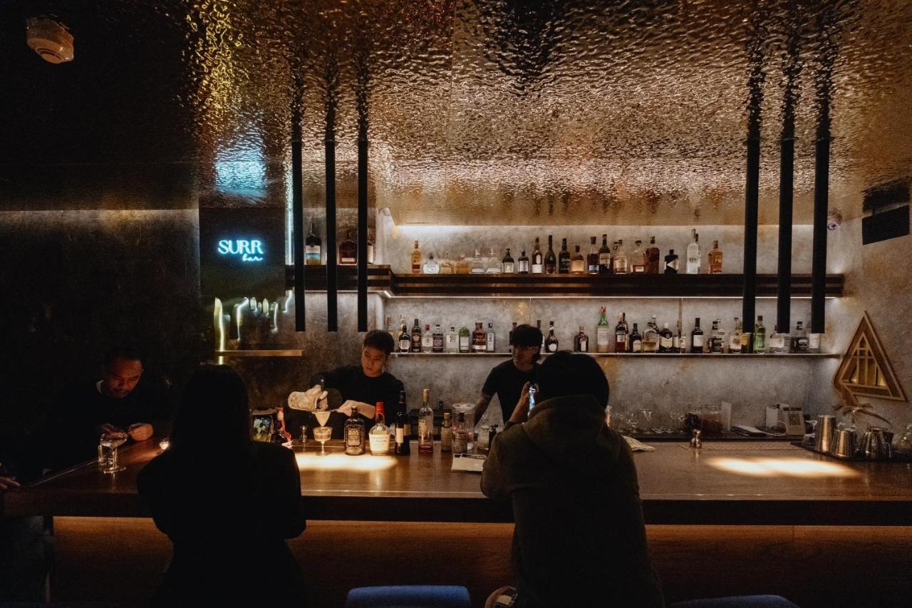 Art Mai Gallery Nimman Hotel Chiang Mai Exterior foto The bar at SUPER